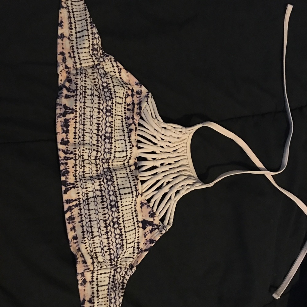 Bikini - Picture 3 of 4